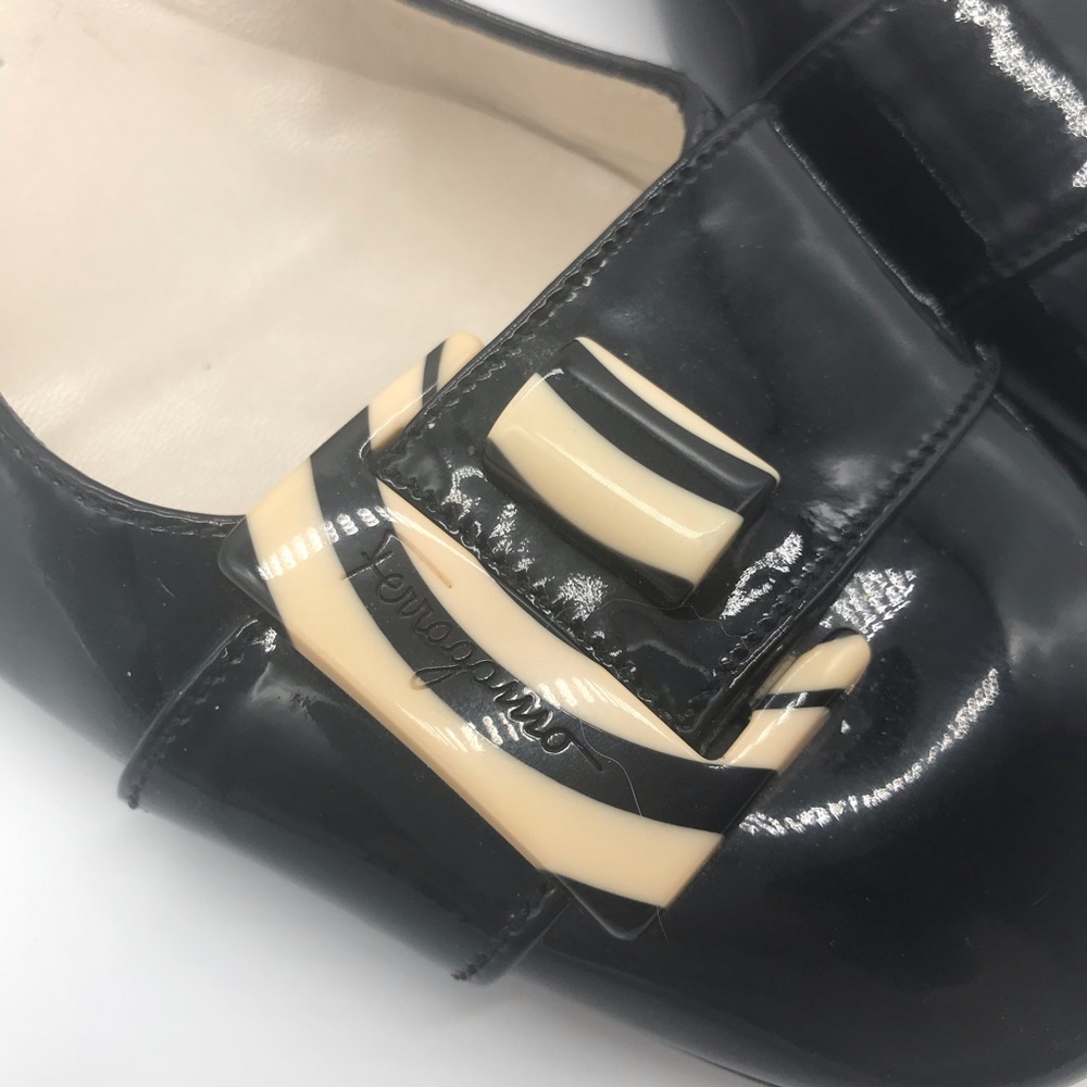 Salvatore Ferragamo size 6B - Picture 3 of 6